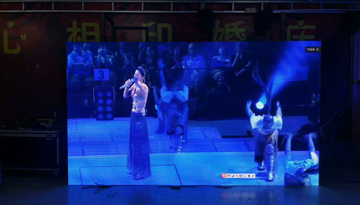 心相印婚慶P3.91壓租賃LED全彩屏安裝完畢